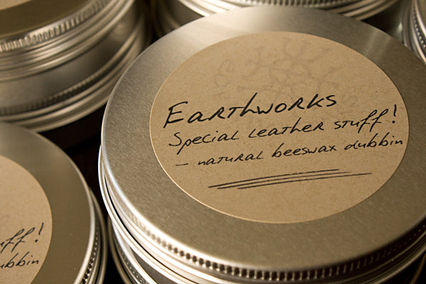 Earthworks special leather stuff 2 - natural beeswax dubbin - earthworks journals